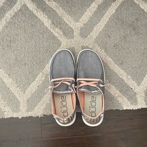 Hey Dude Women’s Gray Canvas Slip-On Shoes with Pink Accents Size 7